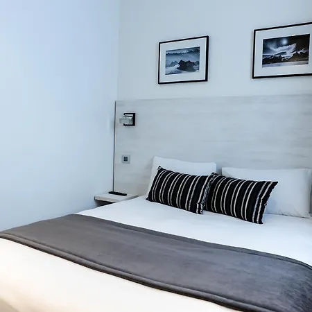 Hotelo Ainay Hotel 3*