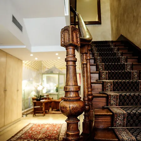 Отель Hotelo Ainay